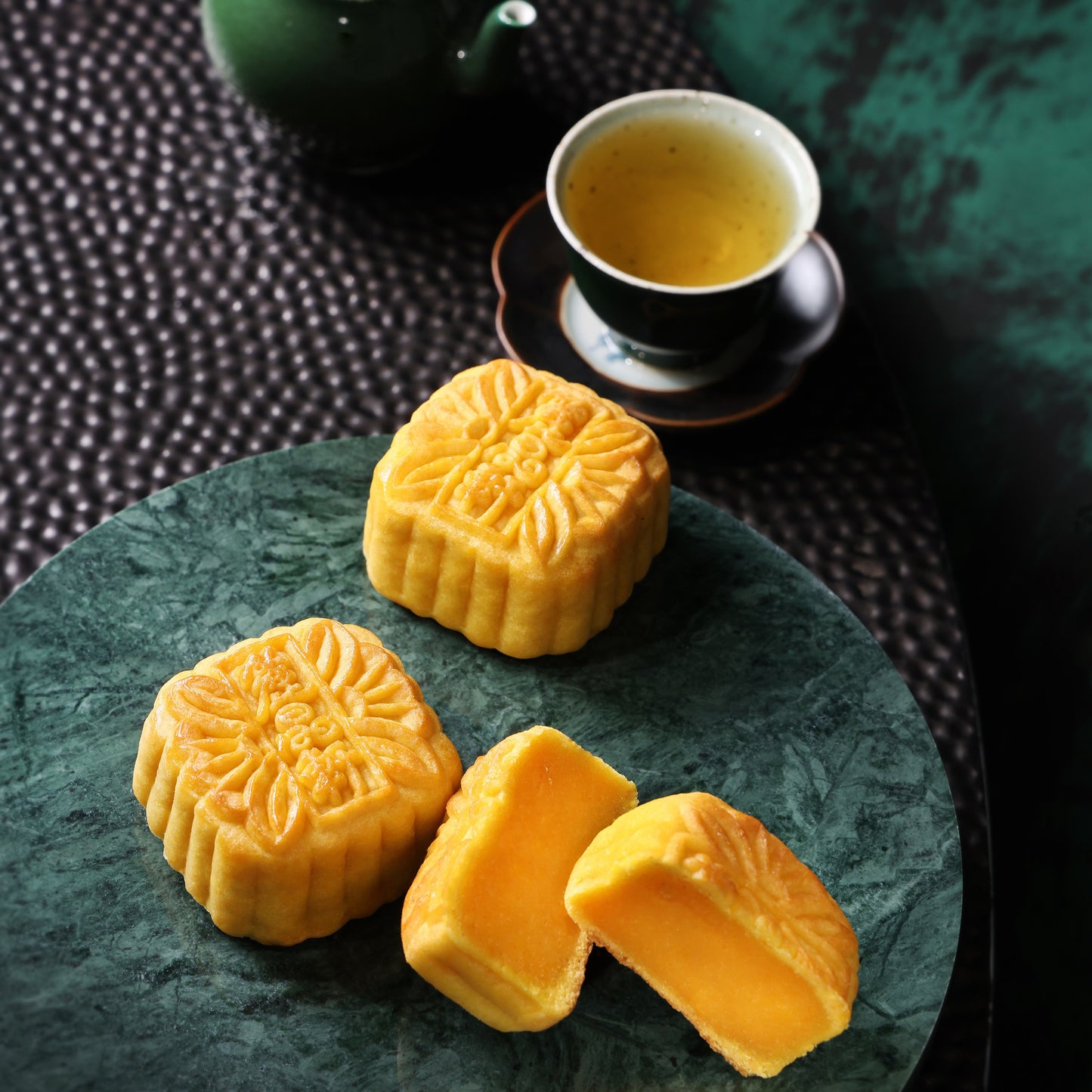 Lai Ching Heen Mini Egg Custard Mooncake